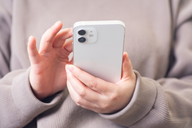 誰もが使いやすいアプリの操作性や必要な機能を見極める方法